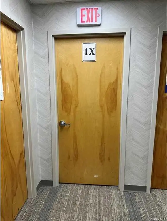 275 N Middletown RD #1X, Pearl River, NY 10965