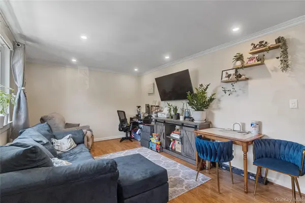 73-11 263rd ST #B, Glen Oaks, NY 11004