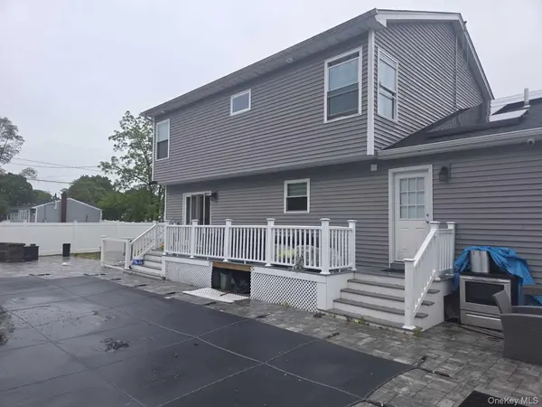 62 Jamaica AVE, Wyandanch, NY 11798