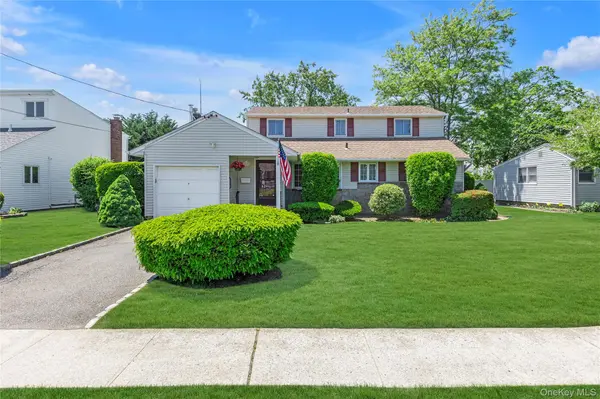 386 Harrison AVE, Massapequa, NY 11758