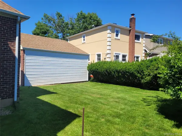 41 Nassau BLVD, West Hempstead, NY 11552