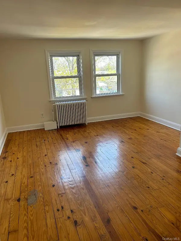 19 Firwood #2nd floor, Port Washington, NY 11050