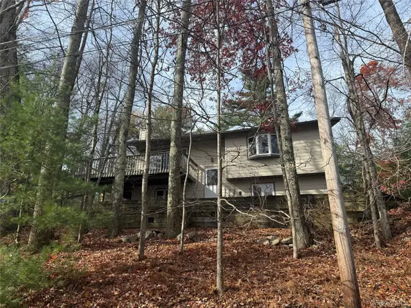16 Fairway DR, Highland Lake, NY 12743