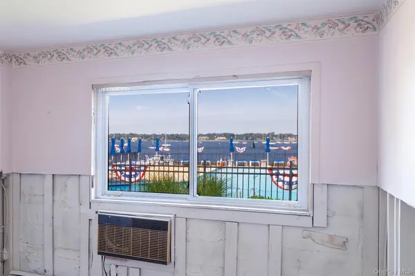 1 Toms Point LN #Building 5, Unit 9J, Port Washington, NY 11050