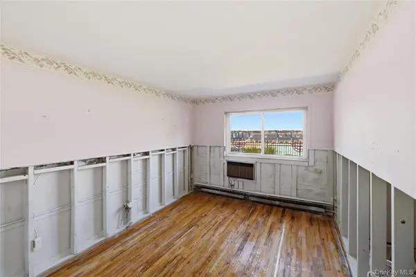 1 Toms Point LN #Building 5, Unit 9J, Port Washington, NY 11050