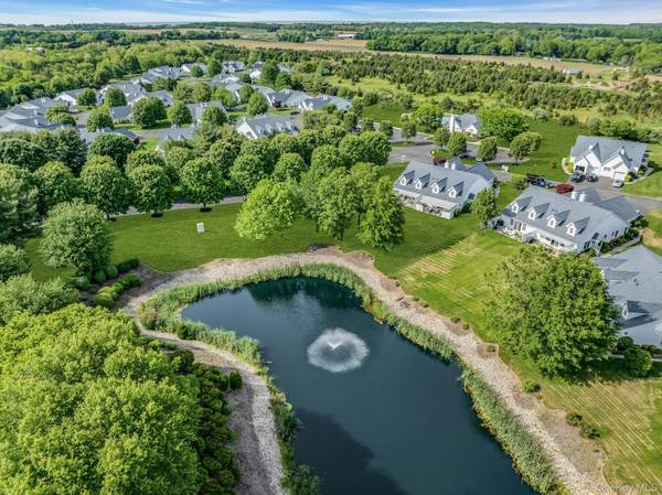 1 Summerfield LN #1, Aquebogue, NY 11901