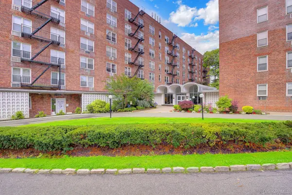 54-44 Little Neck Pkwy #5U, Little Neck, NY 11362