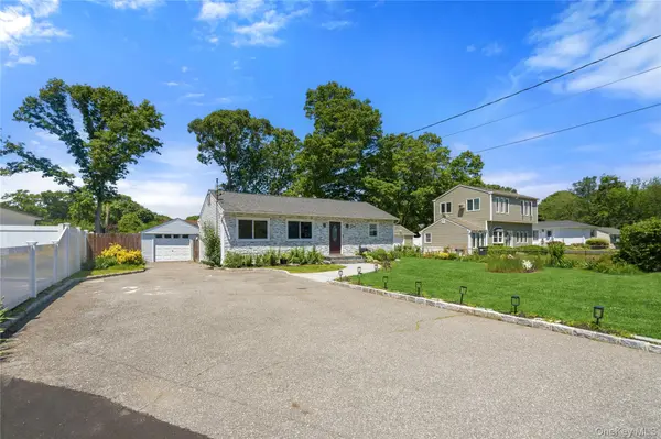 1084 Hyman AVE, Bay Shore, NY 11706