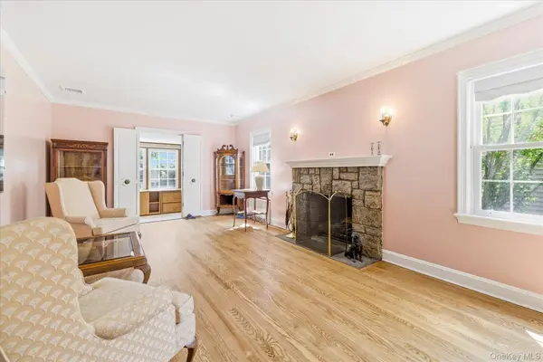 60 Atkinson RD, Rockville Centre, NY 11570