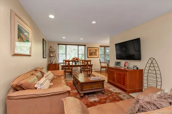 25 Canterbury RD #1F, Great Neck, NY 11021