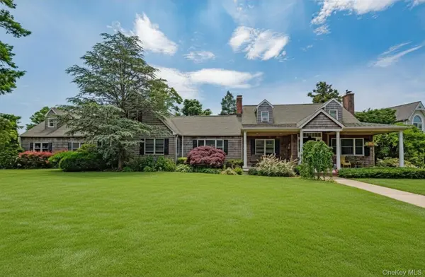 253 Melbury RD, Babylon, NY 11702