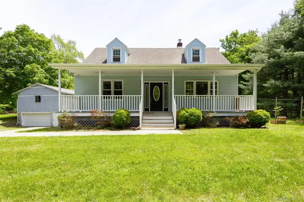 36 Marshall RD, Hyde Park, NY 12538
