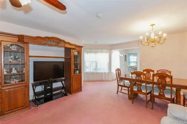 114 Theodore DR, Coram, NY 11727