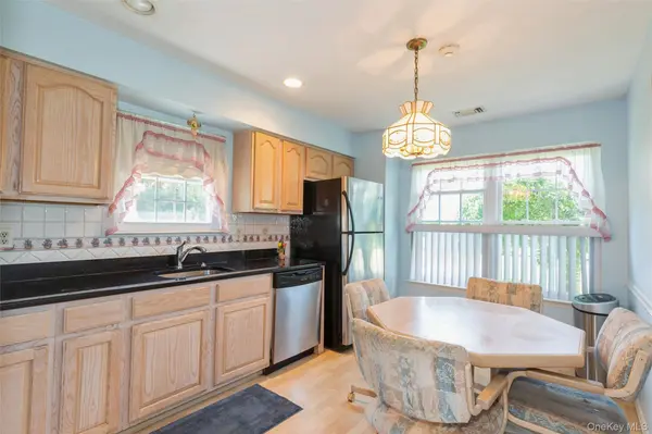 114 Theodore DR, Coram, NY 11727
