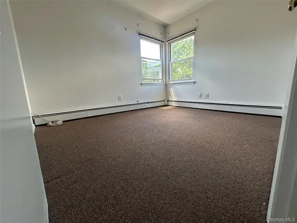 77-24 252nd ST #2nd Floor, Bellerose, NY 11426