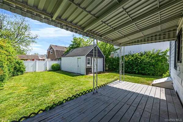 1734 Bernard ST, Merrick, NY 11566