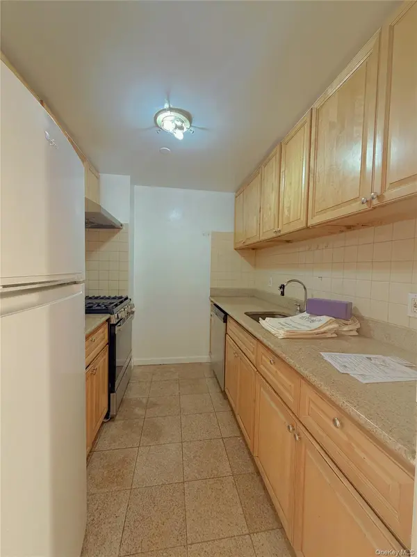 136-16 35th AVE #2B, Flushing, NY 11354