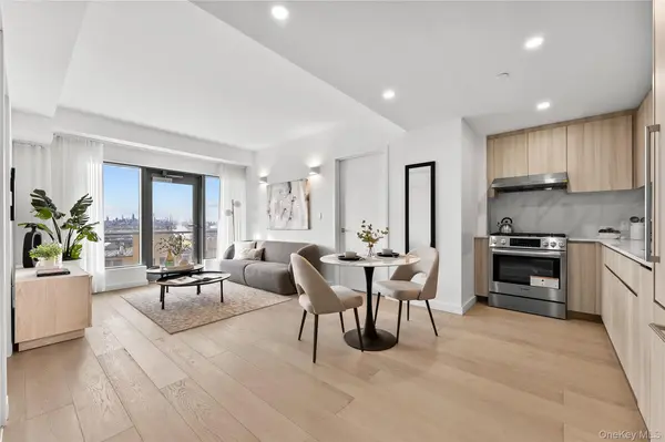 33-71 Prince St #7H, Flushing, NY 11354