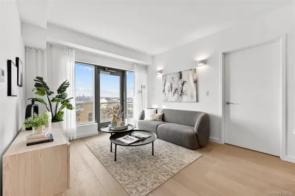 33-71 Prince St #7H, Flushing, NY 11354