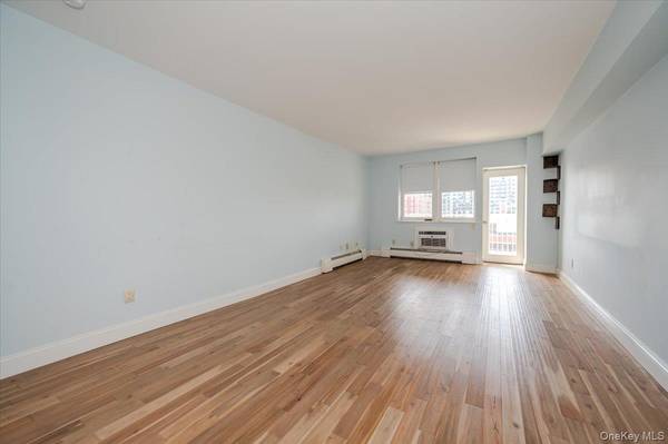 55 Monroe BLVD #3P, Long Beach, NY 11561