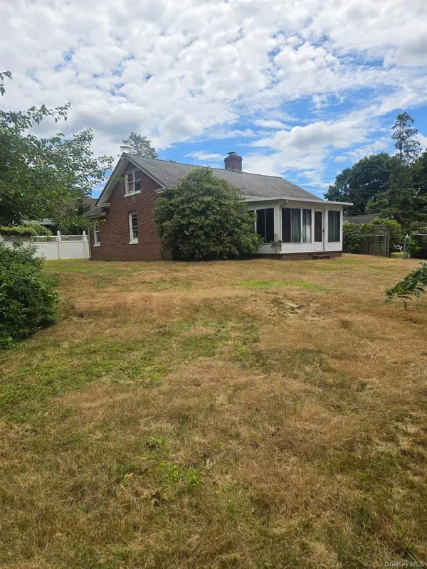 54 W 13th ST, Huntington Station, NY 11746