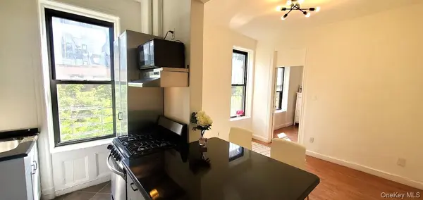 327 E 3rd ST #2E, New York (manhattan), NY 10009