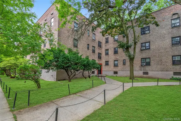 144-20 78th RD #1k, Flushing, NY 11367