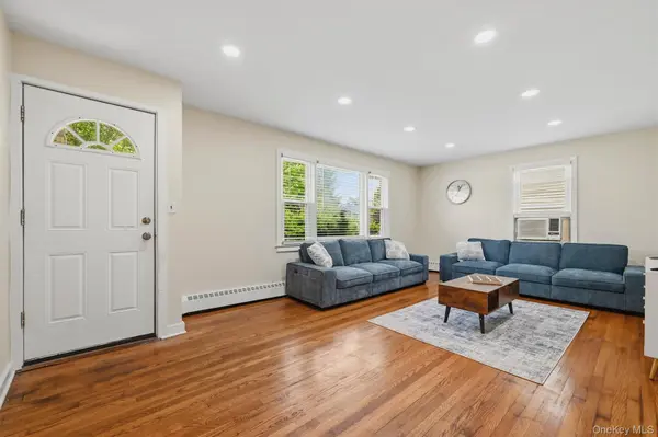 21 Hillside AVE, Woodbourne, NY 12788