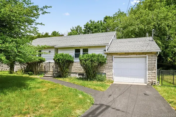 21 Hillside AVE, Woodbourne, NY 12788