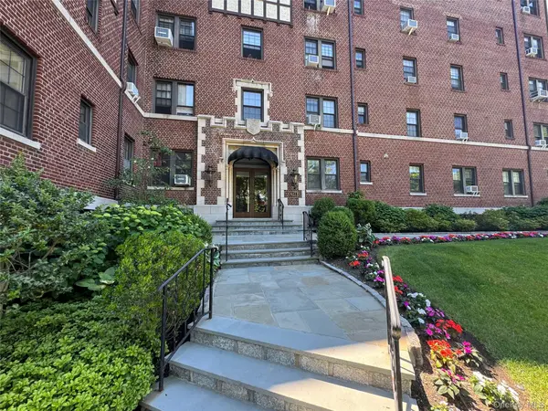 622 Pelhamdale AVE #36, Pelham, NY 10803