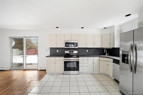 24 Elderberry RD, Syosset, NY 11791