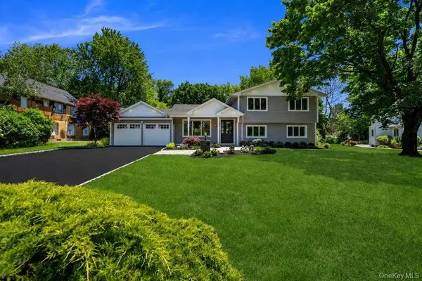 43 Bucknell DR, Plainview, NY 11803