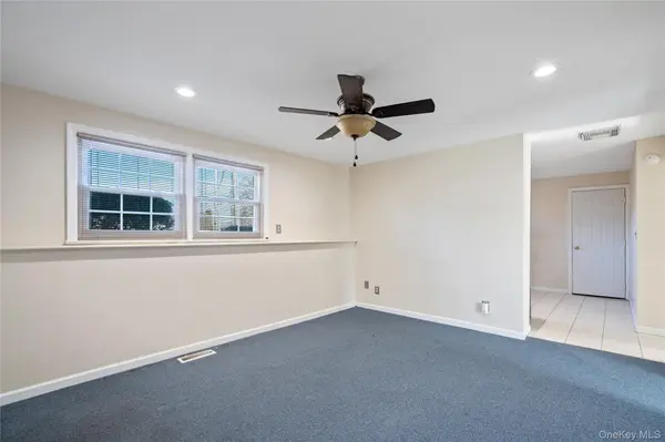 445 S Wellwood AVE, Lindenhurst, NY 11757
