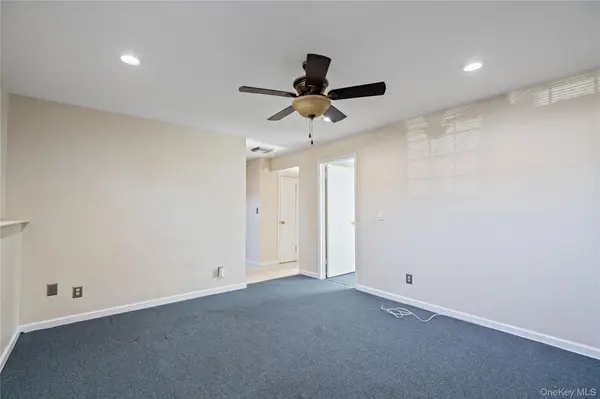 445 S Wellwood AVE, Lindenhurst, NY 11757