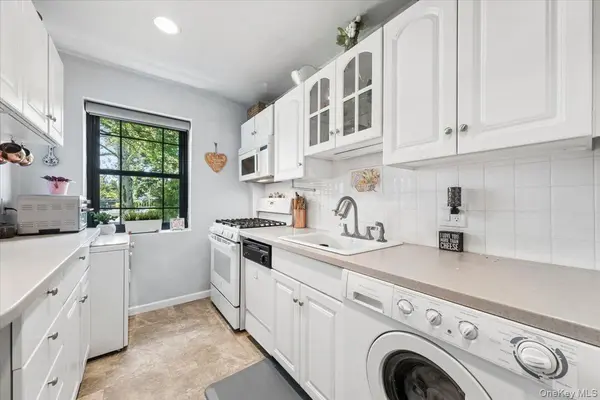14 Manchester RD #2L, Eastchester, NY 10709