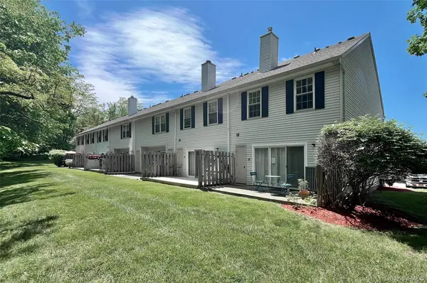 57 Yorkshire TER, Washingtonville, NY 10992