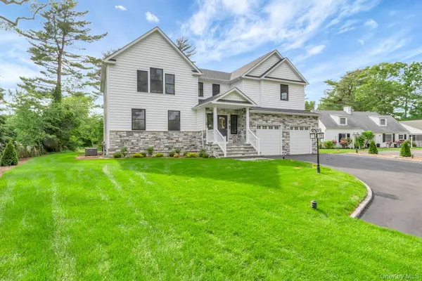 223 Townline RD, Commack, NY 11725