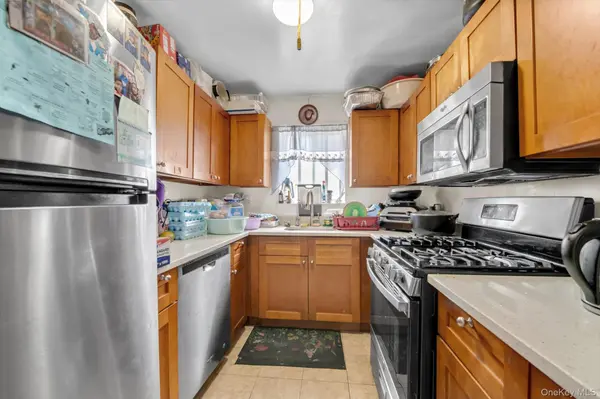 93-12 89th AVE, Woodhaven, NY 11421