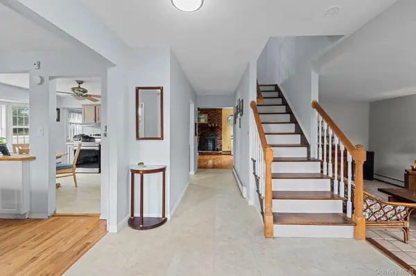 38 Pamlico AVE, Ronkonkoma, NY 11779