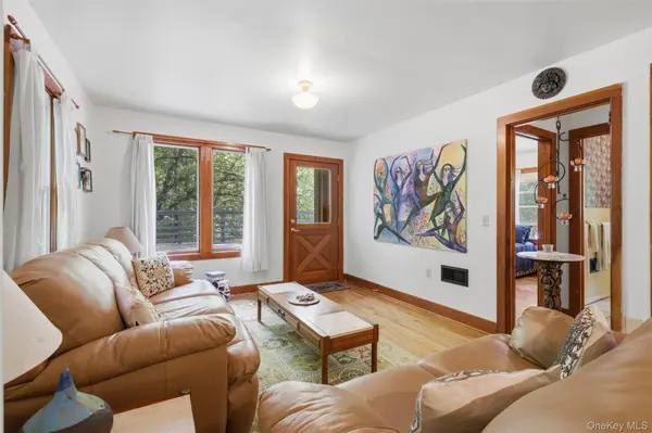 60 Shivertown RD, New Paltz, NY 12561