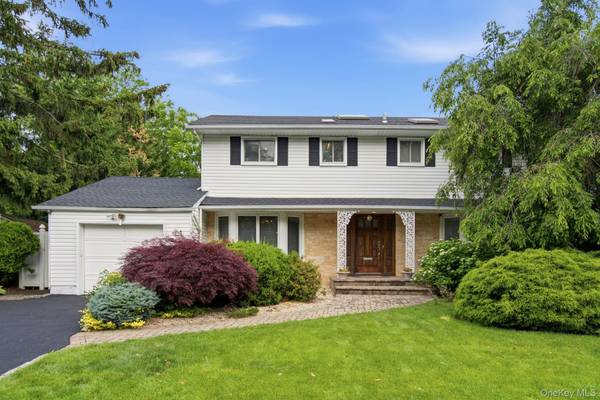 74 Rockland DR, Jericho, NY 11753