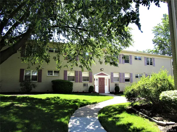 324 Post AVE #1G, Westbury, NY 11590