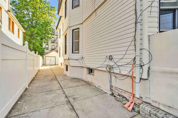 103-22 123rd ST, Richmond Hill, NY 11419