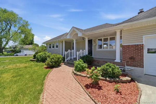 2934 Kinloch RD, Wantagh, NY 11793