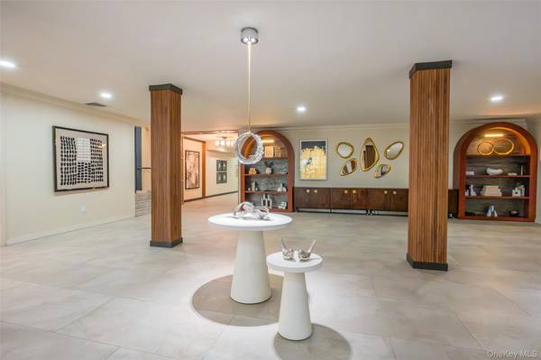 360 Central Avenue #128, Lawrence, NY 11559