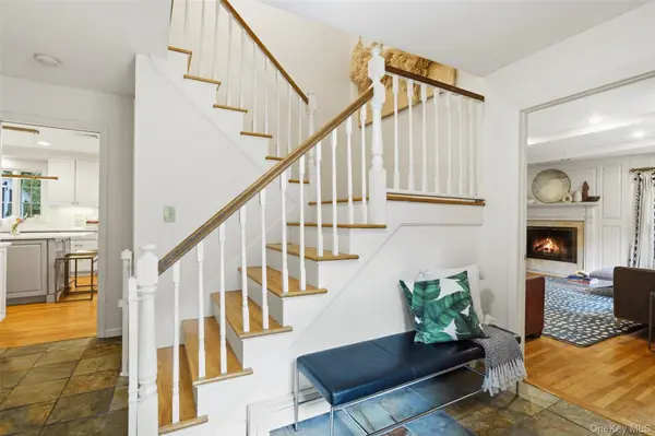 5 Diane CT, Katonah, NY 10536