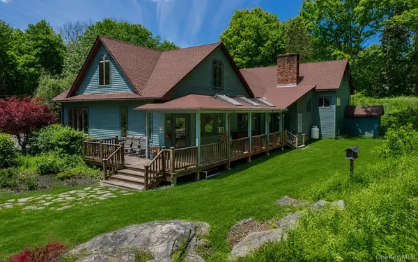 364 Clinton Hollow, Salt Point, NY 12578