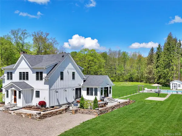 6 Byrds Hill RD, Pawling, NY 12564