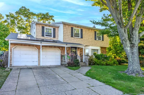 96 Hudson AVE, Brentwood, NY 11717