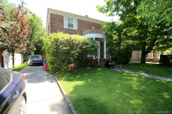 18714 Aberdeen RD, Jamaica Estates, NY 11432